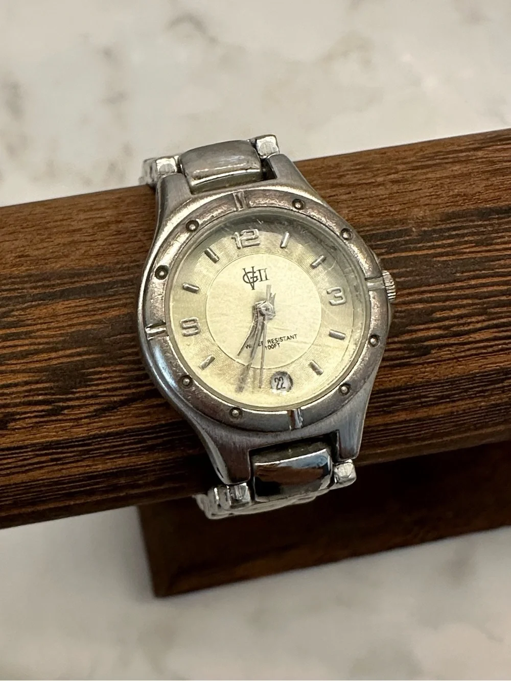 Vintage VG ll Ladies Quartz Watch Silver Tone V8234